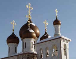 Этот зимний праздник наши храмы встречают в нарядном убранстве