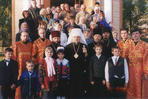 Митрополит Рижский и всея Латвии Александр со своей паствой