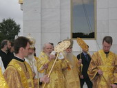 Крестный ход со святыми  мощами вокруг кафедрального собора